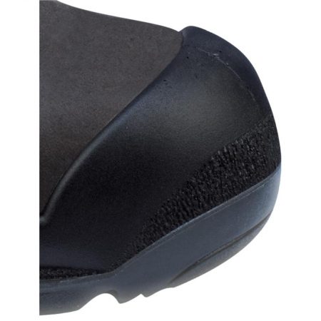 Dodatna zaštita od poliuretana na vrhovima prstiju na zaštitnim cipelama NOMAD S3 SRC